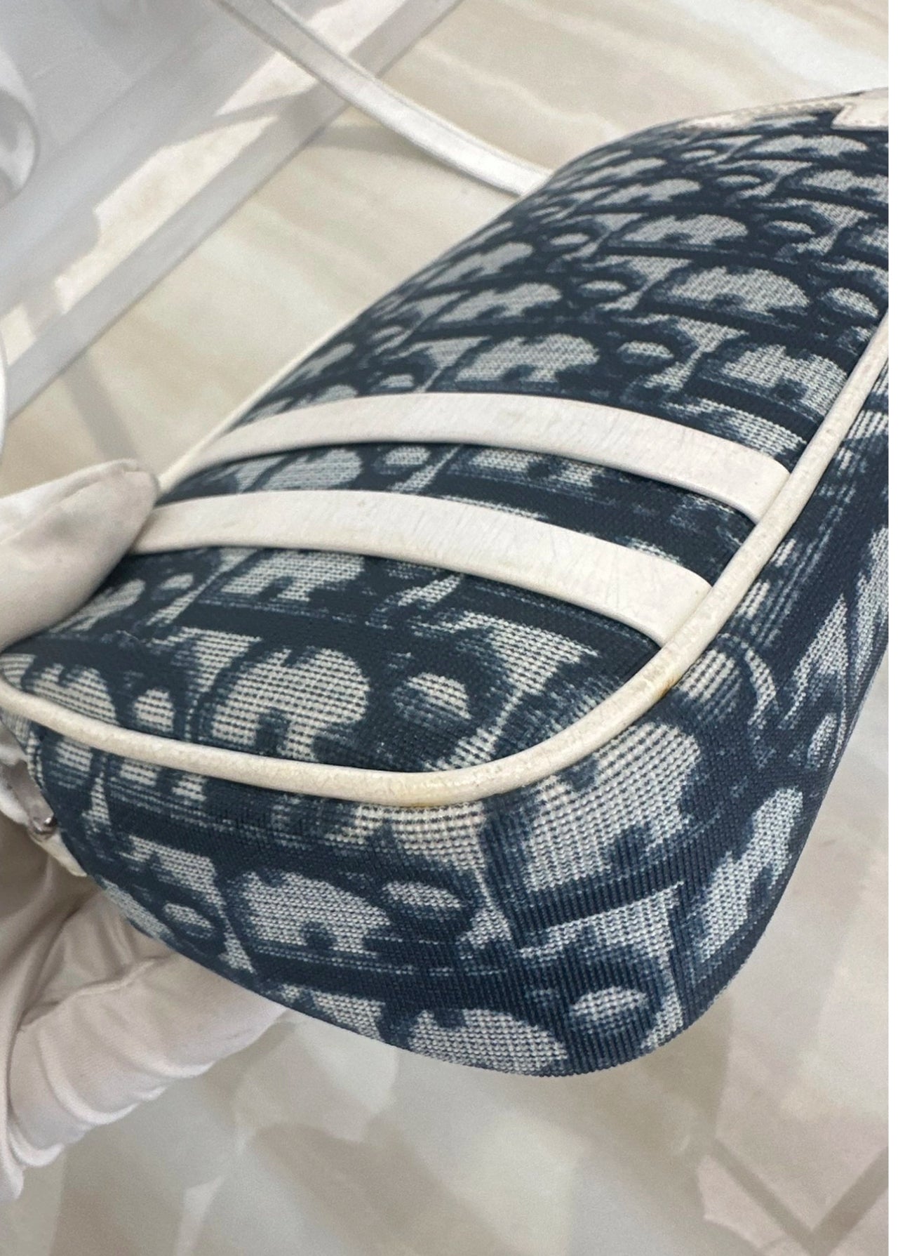 Dior by Galliano vintage y2k White/Blue Oblique trotter Canvas and ecru Patent Leather No.1
Pochette Bag