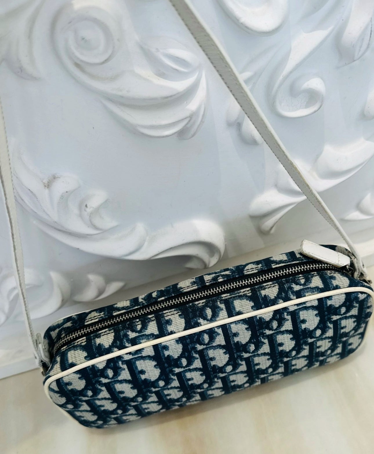 Dior by Galliano vintage y2k White/Blue Oblique trotter Canvas and ecru Patent Leather No.1
Pochette Bag