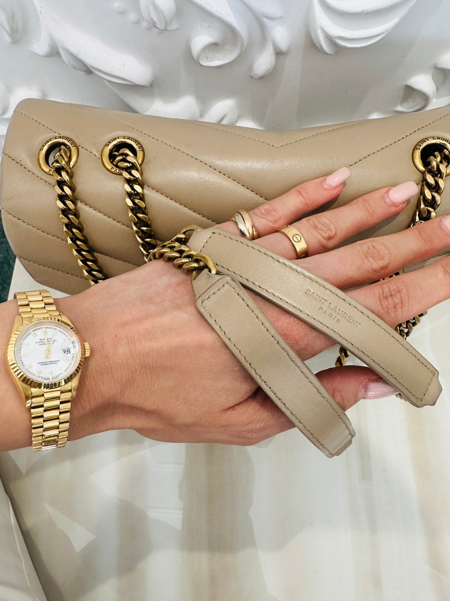 SAINT LAURENT beige
Loulou leather handbag