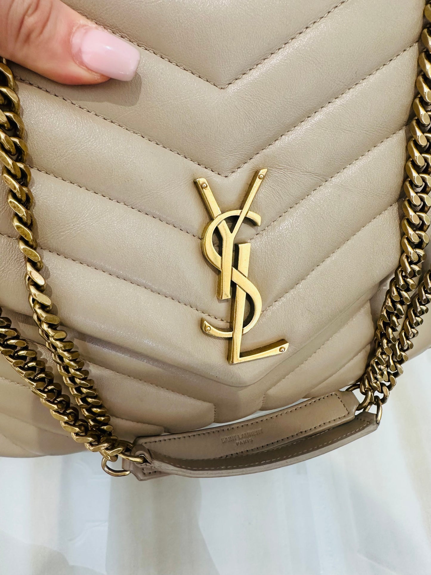 SAINT LAURENT beige
Loulou leather handbag