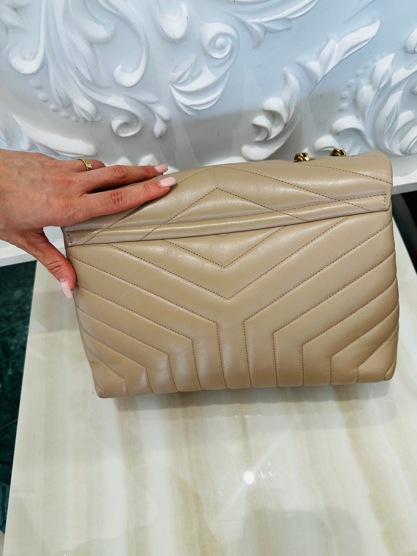SAINT LAURENT beige
Loulou leather handbag