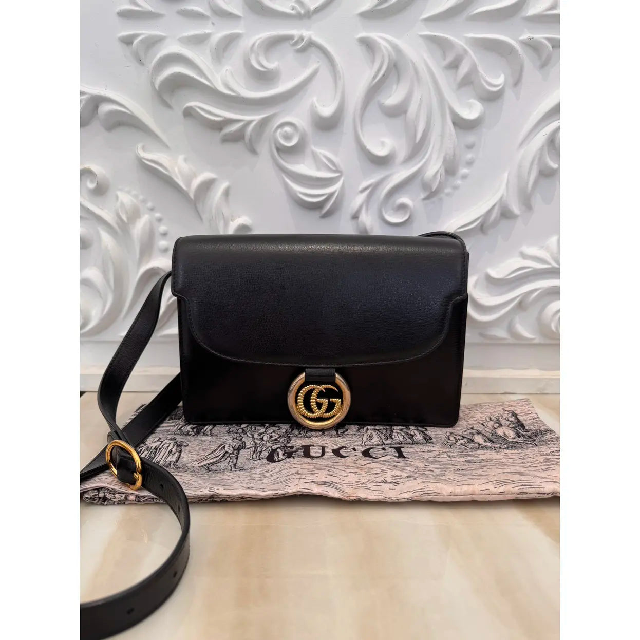 Arli leather crossbody bag