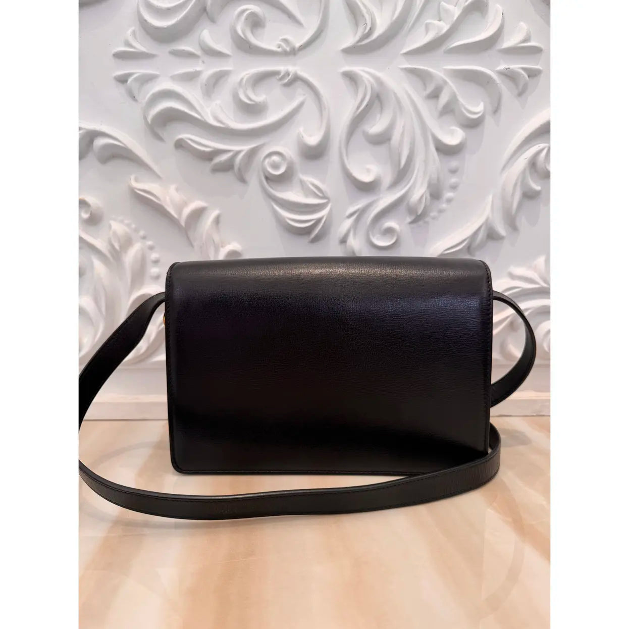Arli leather crossbody bag