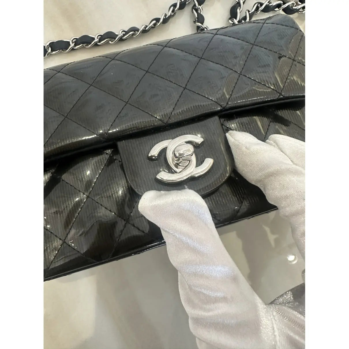 Chanel Timeless/Classique patent leather crossbody bag