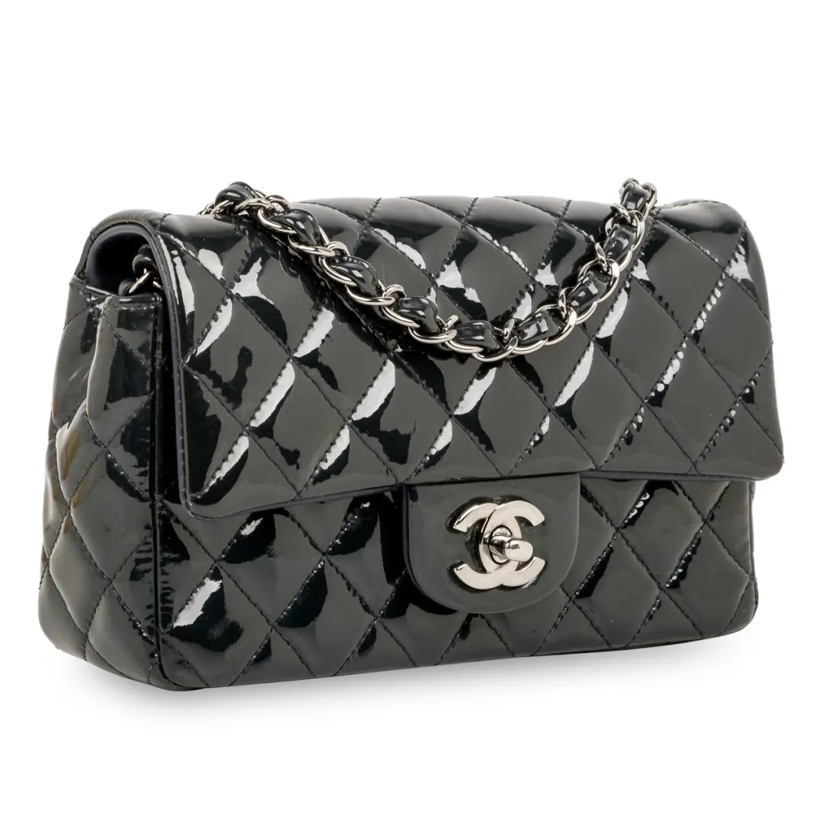 Chanel Timeless/Classique patent leather crossbody bag
