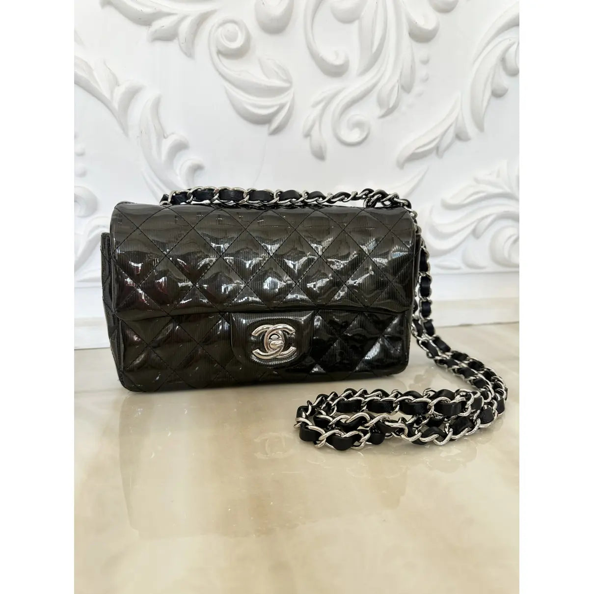 Chanel Timeless/Classique patent leather crossbody bag
