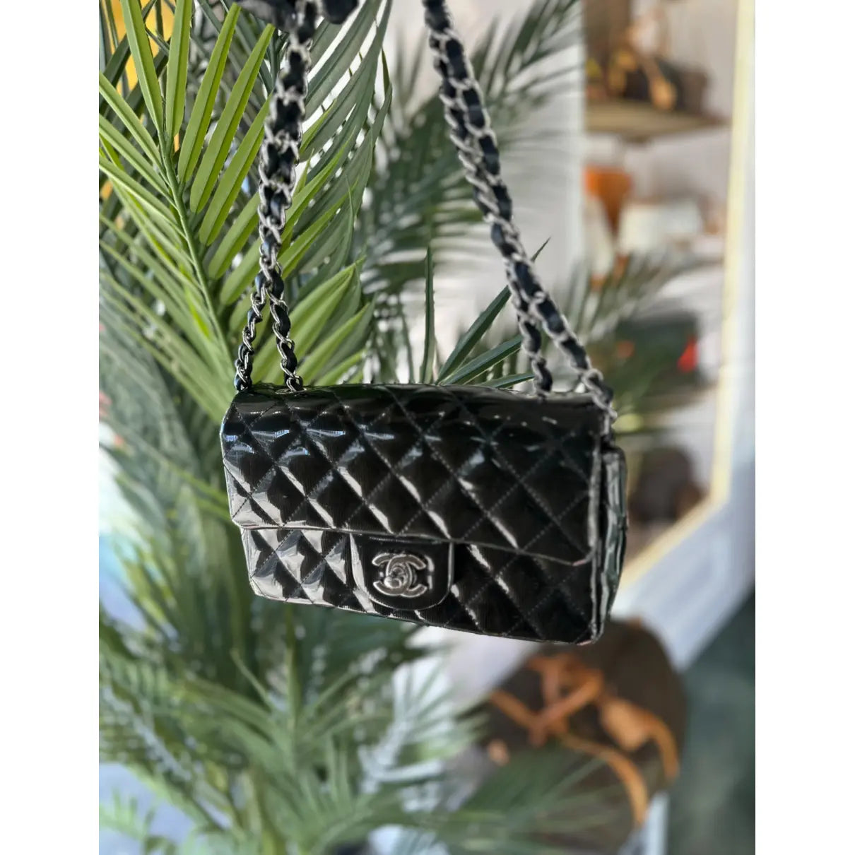 Chanel Timeless/Classique patent leather crossbody bag