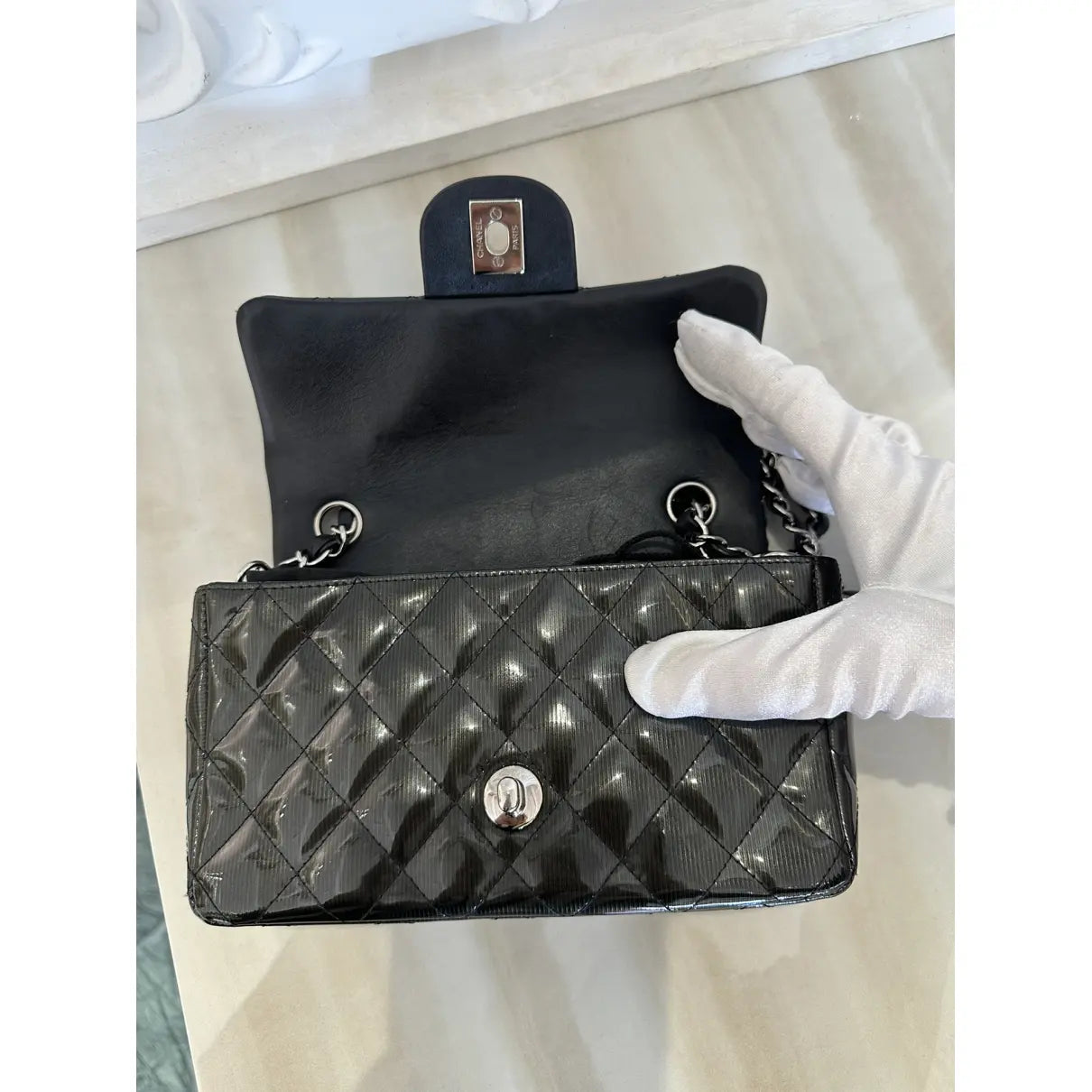Chanel Timeless/Classique patent leather crossbody bag