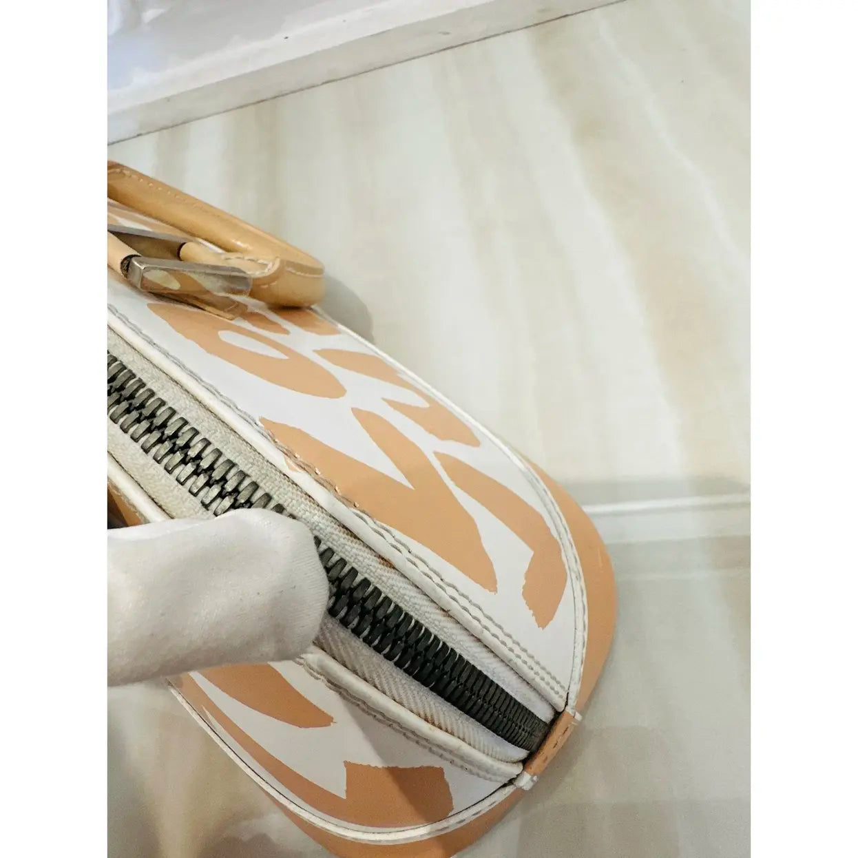 Alma Graffiti leather handbag