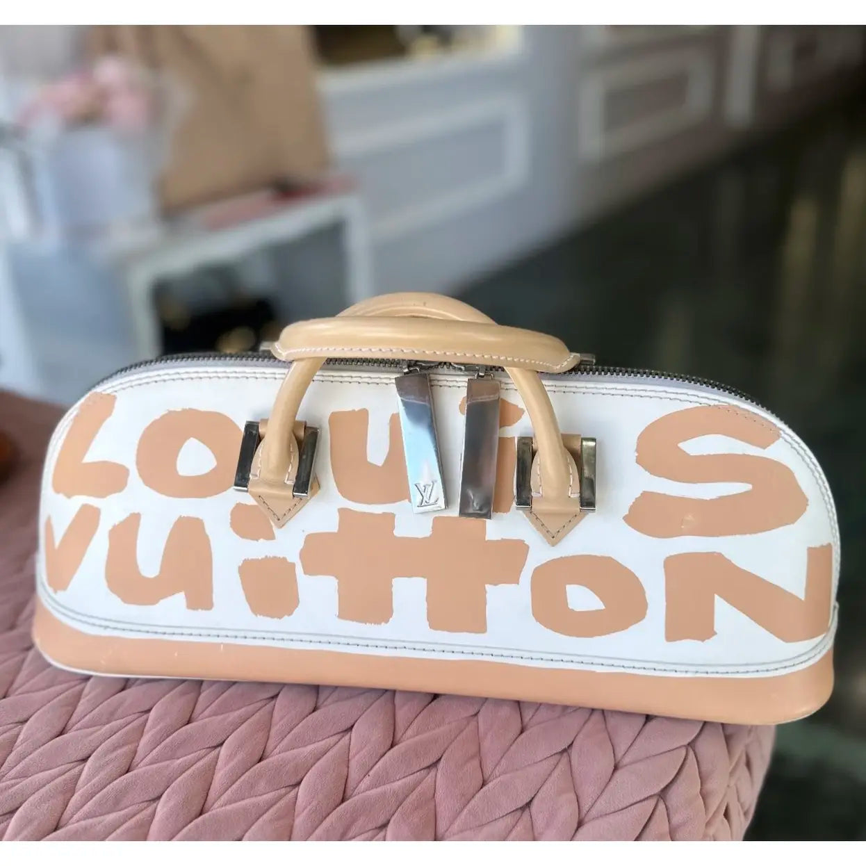 Alma Graffiti leather handbag