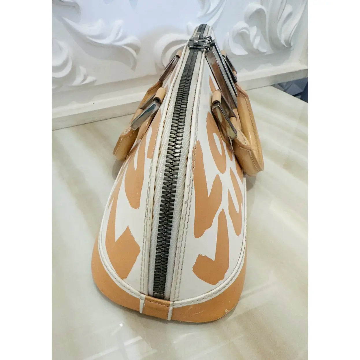 Alma Graffiti leather handbag