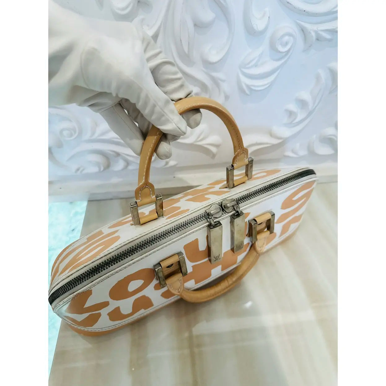 Alma Graffiti leather handbag