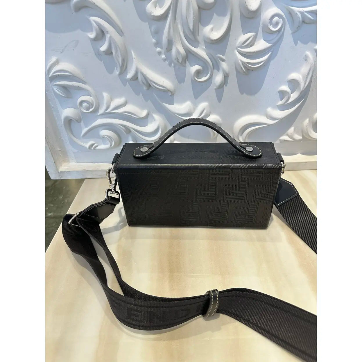 Baguette leather handbag