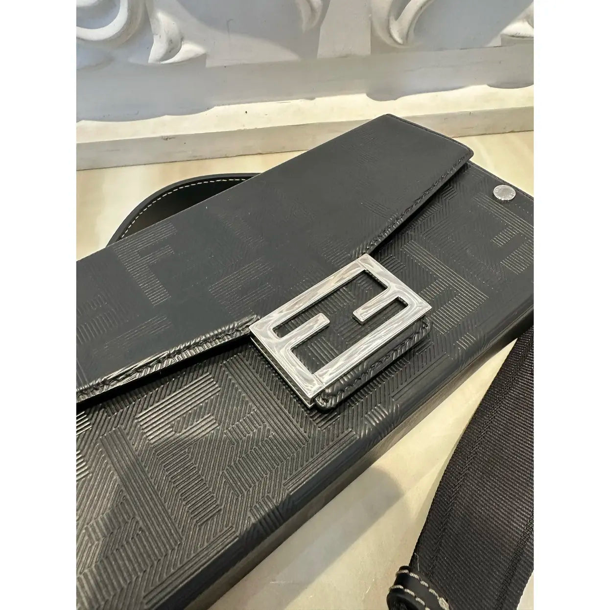 Baguette leather handbag