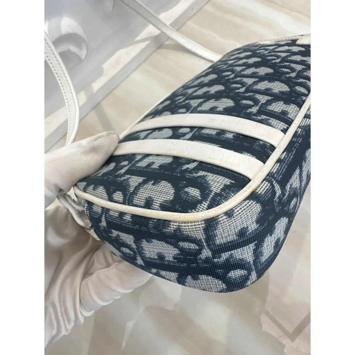 Dior by Galliano vintage y2k White/Blue Oblique trotter Canvas and ecru Patent Leather No.1
Pochette Bag