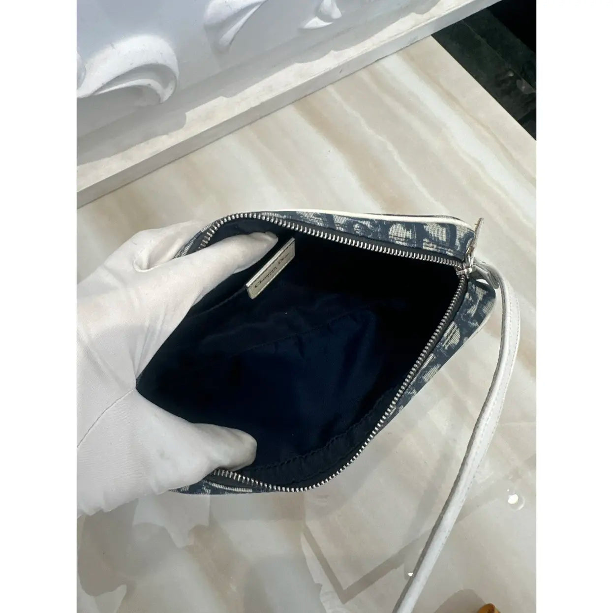 Dior by Galliano vintage y2k White/Blue Oblique trotter Canvas and ecru Patent Leather No.1
Pochette Bag