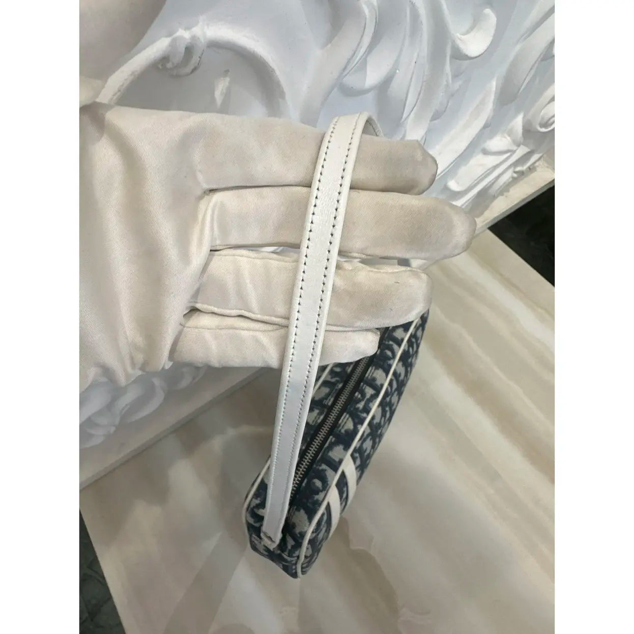 Dior by Galliano vintage y2k White/Blue Oblique trotter Canvas and ecru Patent Leather No.1
Pochette Bag